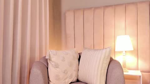 paylina monroy online show from November 2025 12:05:02 AM