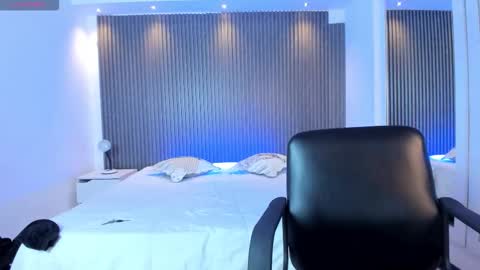 Paulina  online show from January 2026 12:10:02 PM