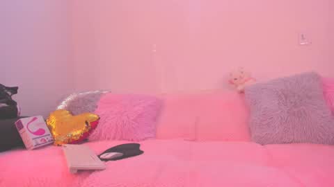 Snapshot of paulinaabeauty chatting on January 2025 09:23:02 PM call me ur bbygurl online show from January 2025 09:23:02 PM