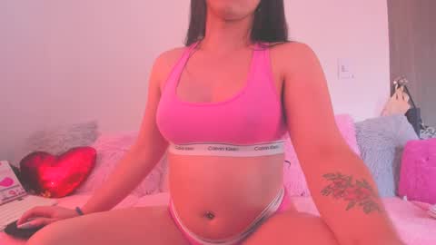 Snapshot of paulinaabeauty chatting on January 2025 08:55:01 PM call me ur bbygurl online show from January 2025 08:55:01 PM