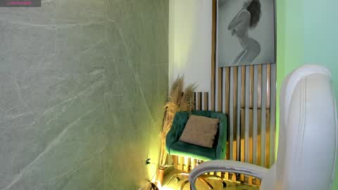 Snapshot of paulinabelle chatting on April 2026 01:08:02 PM Paulina Belle online show from April 2026 01:08:02 PM