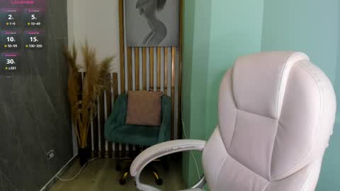 Snapshot of paulinabelle chatting on April 2026 12:46:01 PM Paulina Belle online show from April 2026 12:46:01 PM