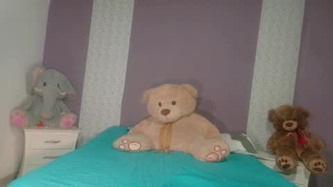 paulina online show from November 2025 02:35:01 PM