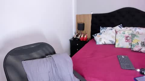 Pauline online show from March 2026 02:56:01 AM