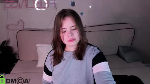 Snapshot of pauline_moore chatting on December 2025 10:08:02 AM Erica online show from December 2025 10:08:02 AM