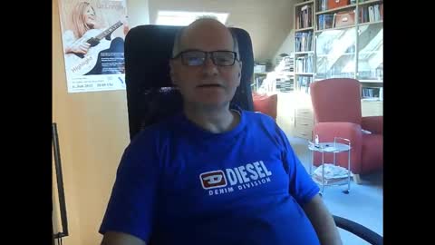 Snapshot of pavlovsdog2006 chatting on November 2025 08:59:01 AM Pavlov aka Peter online show from November 2025 08:59:01 AM