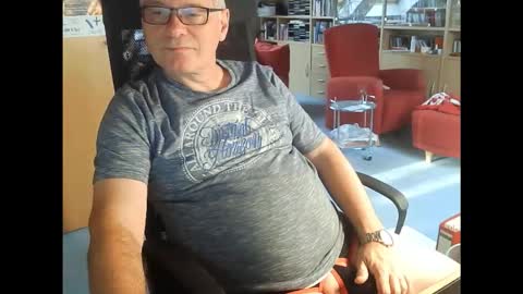 Snapshot of pavlovsdog2006 chatting on November 2025 07:51:01 AM Pavlov aka Peter online show from November 2025 07:51:01 AM