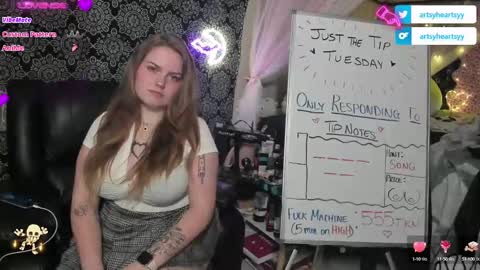 Snapshot of pawggoddess778 chatting on December 2024 03:13:02 AM ArtsyHeartsyy online show from December 2024 03:13:02 AM