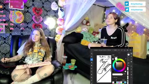 Snapshot of pawggoddess778 chatting on January 2025 05:30:01 AM ArtsyHeartsyy online show from January 2025 05:30:01 AM