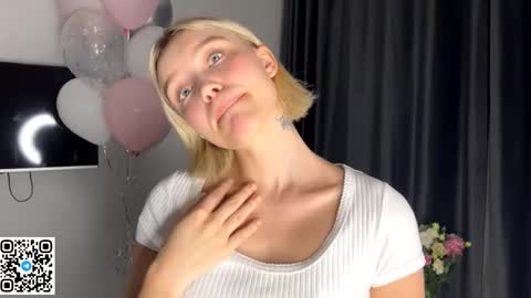 Lola online show from November 2025 03:22:02 PM