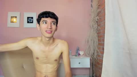 Snapshot of peach_tyron chatting on January 2025 10:58:02 PM peach tyron online show from January 2025 10:58:02 PM