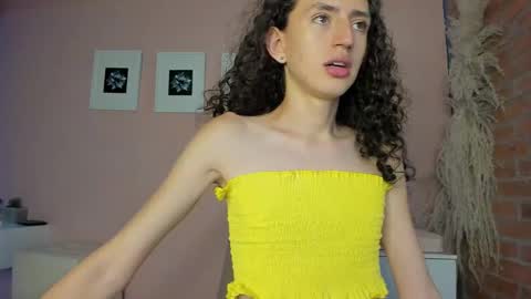 Snapshot of peach_tyron chatting on January 2025 01:25:02 AM peach tyron online show from January 2025 01:25:02 AM