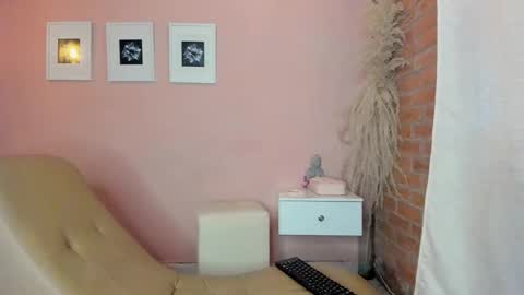 Snapshot of peach_tyron chatting on January 2025 10:59:01 PM peach tyron online show from January 2025 10:59:01 PM