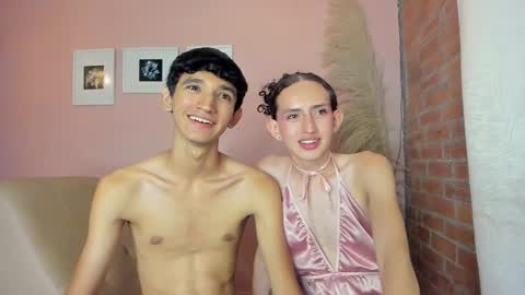 Snapshot of peach_tyron chatting on January 2025 10:42:01 PM peach tyron online show from January 2025 10:42:01 PM