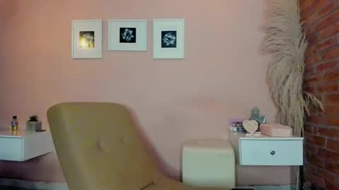 Snapshot of peach_tyron chatting on February 2025 01:45:02 AM peach tyron online show from February 2025 01:45:02 AM