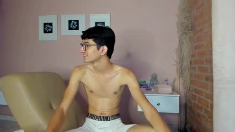 Snapshot of peach_tyron chatting on March 2025 10:42:01 PM peach tyron online show from March 2025 10:42:01 PM