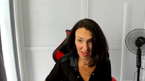 Snapshot of peachboomm chatting on June 2026 09:36:01 AM Christina online show from June 2026 09:36:01 AM
