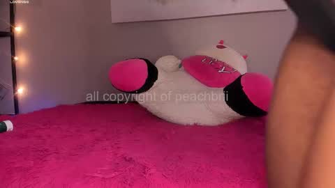 Briana online show from November 2025 02:05:01 PM