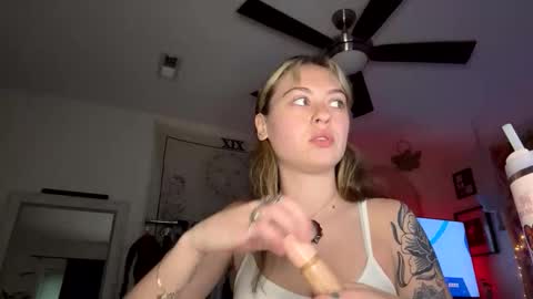 peachesncreampiezz online show from May 2026 10:49:02 PM