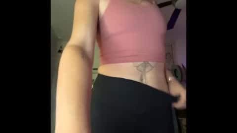 Snapshot of peachesncreampiezz chatting on June 2026 10:02:01 PM peachesncreampiezz online show from June 2026 10:02:01 PM