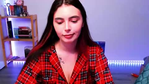 Peachy online show from September 2025 04:45:01 PM