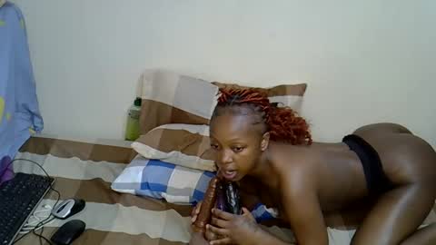 Snapshot of peachysparkel chatting on February 2026 03:46:02 PM peachysparkel online show from February 2026 03:46:02 PM