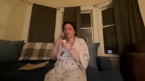 Snapshot of peachyxobsession chatting on April 2026 04:05:02 AM PeachyObsession online show from April 2026 04:05:02 AM