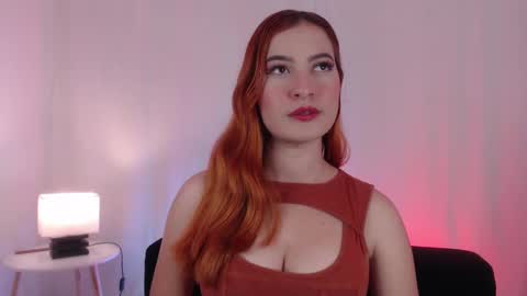 Snapshot of pear__moon chatting on February 2025 02:58:01 AM LILLY online show from February 2025 02:58:01 AM