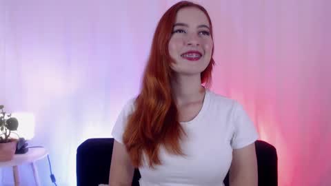 Snapshot of pear__moon chatting on February 2025 02:24:02 AM LILLY online show from February 2025 02:24:02 AM