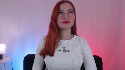 Snapshot of pear__moon chatting on February 2025 09:38:02 PM LILLY online show from February 2025 09:38:02 PM