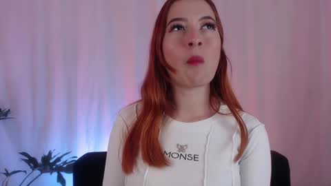 Snapshot of pear__moon chatting on March 2025 01:48:01 AM LILLY online show from March 2025 01:48:01 AM