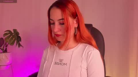 Snapshot of pear__moon chatting on September 2025 12:34:01 AM LILLY online show from September 2025 12:34:01 AM