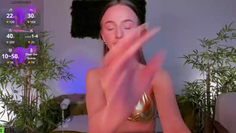 Snapshot of pearl_bloom chatting on July 2026 12:23:02 AM Sex Leah online show from July 2026 12:23:02 AM