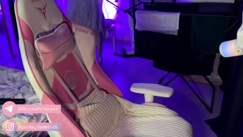 Snapshot of pearlprincess_ chatting on January 2025 01:23:01 AM Adelina online show from January 2025 01:23:01 AM