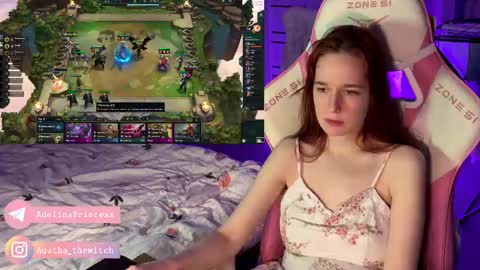 Snapshot of pearlprincess_ chatting on February 2025 02:45:01 AM Adelina online show from February 2025 02:45:01 AM