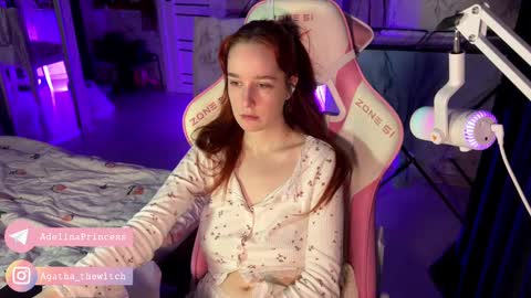 Snapshot of pearlprincess_ chatting on February 2025 09:49:01 PM Adelina online show from February 2025 09:49:01 PM