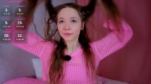 Snapshot of pearly_peach_ chatting on May 2026 06:27:01 PM pearly_peach_ online show from May 2026 06:27:01 PM