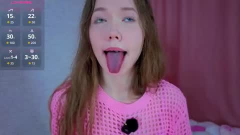 pearly_peach_ online show from July 2026 12:06:01 AM