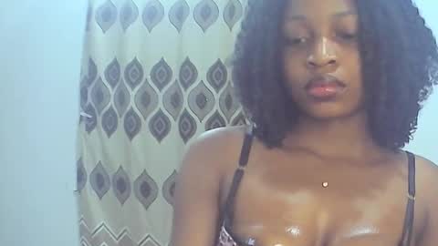 Lizzy online show from October 2025 07:25:02 PM