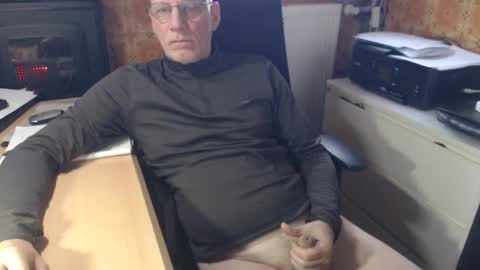 Snapshot of pemue65 chatting on November 2025 08:08:02 AM Pemue65 online show from November 2025 08:08:02 AM