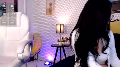 Snapshot of penelopee_28 chatting on July 2026 03:20:02 AM Penelope Lets get to 100 hands up online show from July 2026 03:20:02 AM