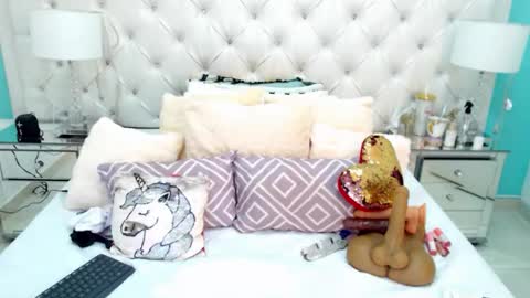 Penelope Laurent online show from December 2025 12:47:02 PM