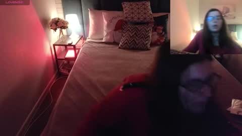 Hi  Im Peneloppa online show from December 2025 10:04:01 PM