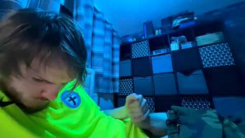 Penguin online show from September 2025 12:47:01 AM