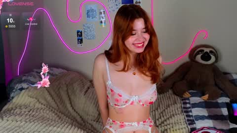 Snapshot of penny_staar chatting on February 2025 08:22:01 AM Penny staar online show from February 2025 08:22:01 AM