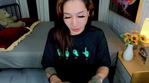 Chloe online show from October 2025 12:58:01 AM