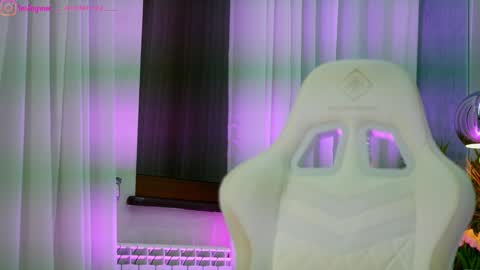 Dee online show from February 2026 07:54:01 PM