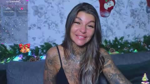 Snapshot of perfecttbaby77n chatting on December 2024 02:15:01 PM Anna online show from December 2024 02:15:01 PM