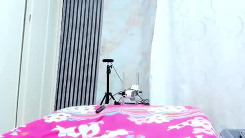 Snapshot of perla_blue1 chatting on November 2025 03:38:01 AM perla_blue1 online show from November 2025 03:38:01 AM