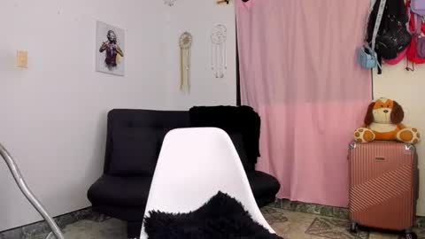 Dulce maria online show from February 2025 10:33:01 PM